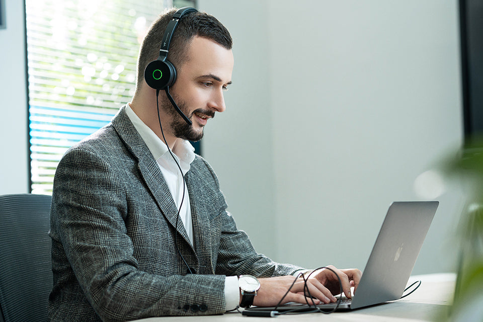 Qué auriculares comprar para empezar el año laboral