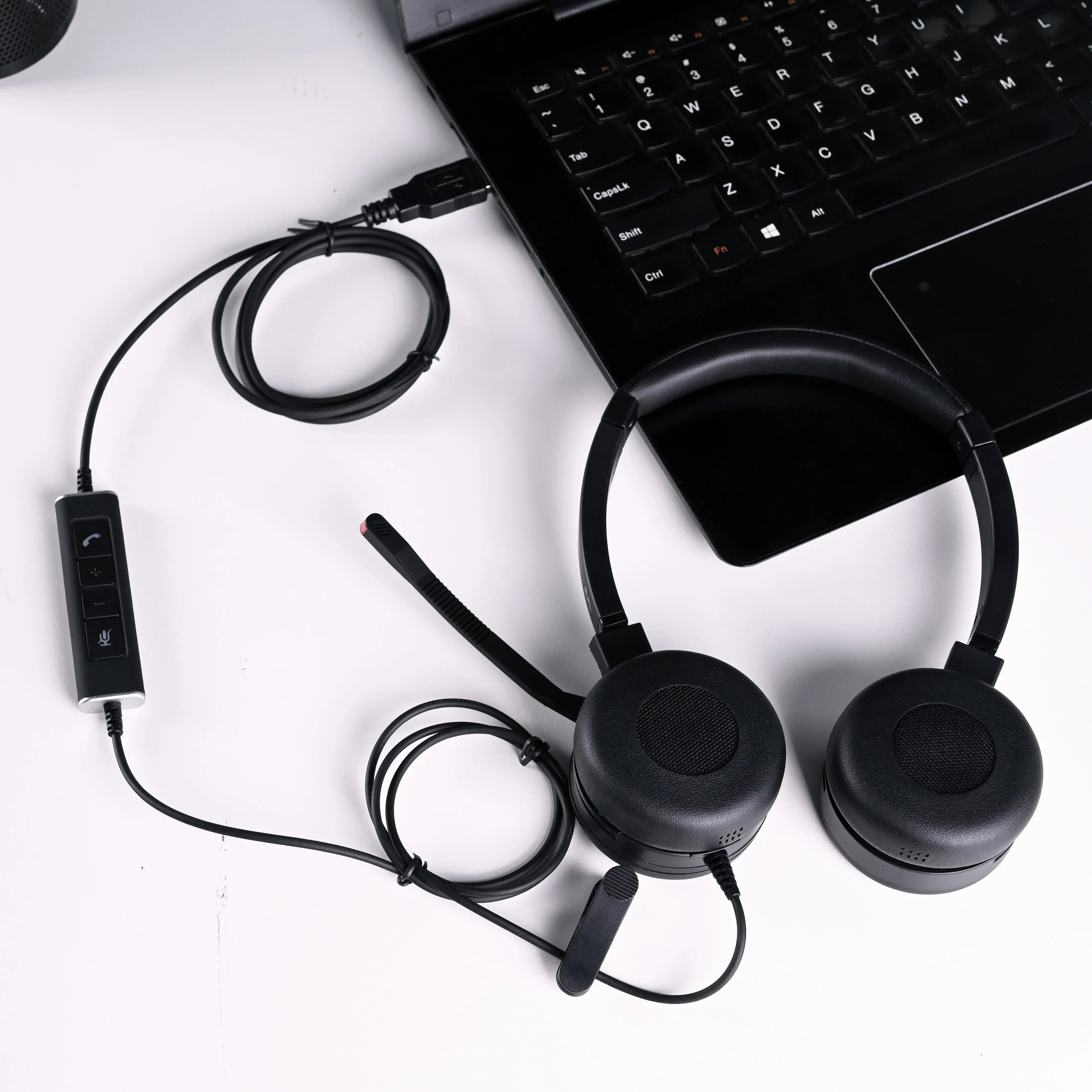 Qué tener en cuenta antes de comprar un headset USB para trabajo remoto
