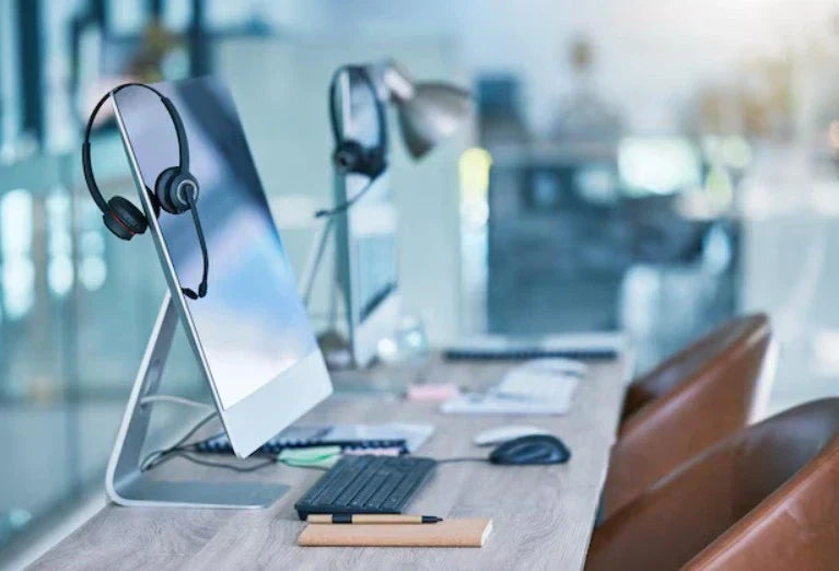 ¿Por qué usar un auricular monoaural o biaural?