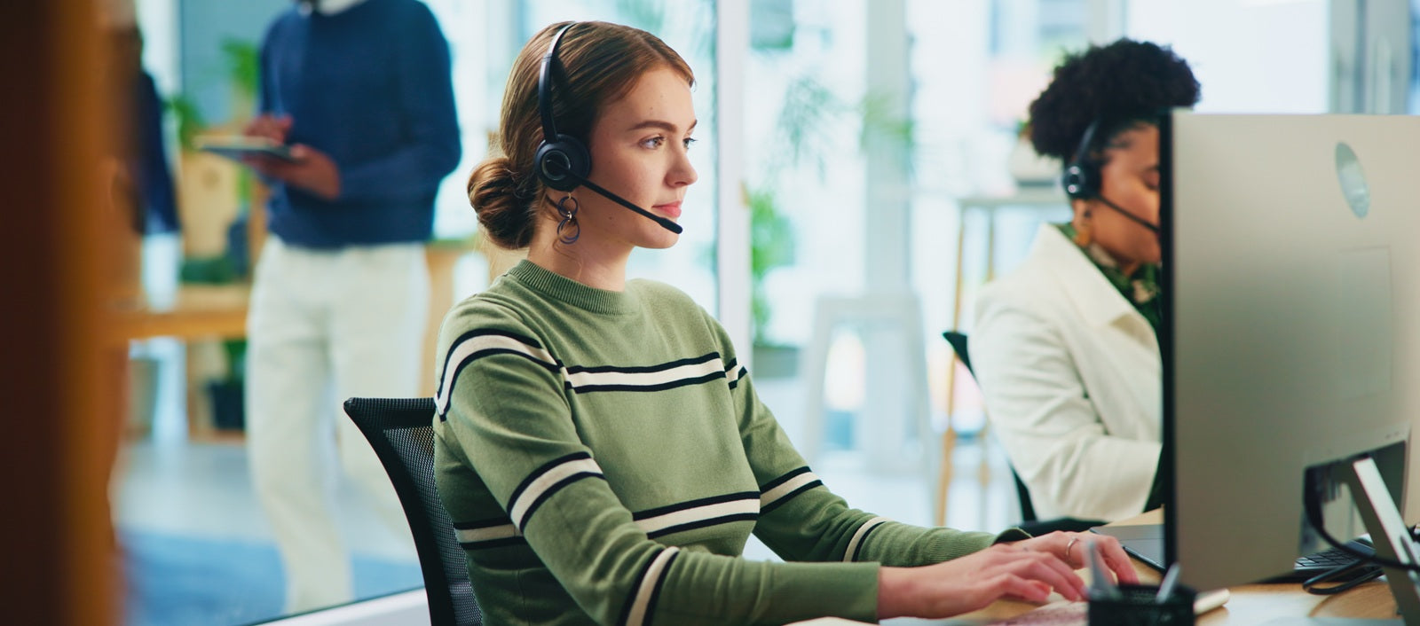 Auriculares para Call Centers: ¿Por qué la comodidad es clave en el uso intensivo?