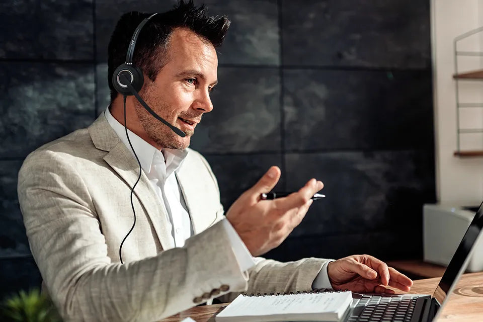 La comodidad en trabajos de largo tiempo usando auriculares
